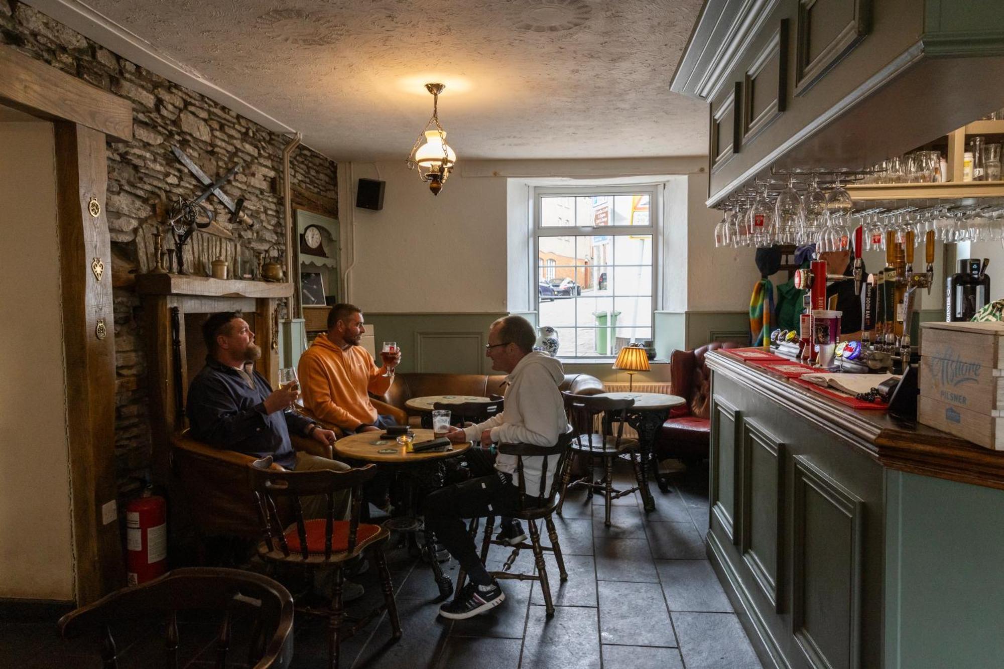 The Bear Inn لانتريسانت المظهر الخارجي الصورة