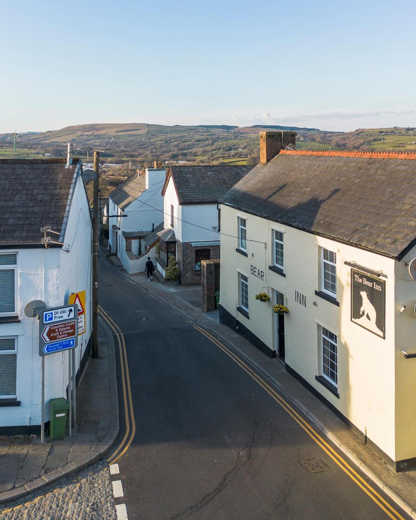 The Bear Inn لانتريسانت المظهر الخارجي الصورة