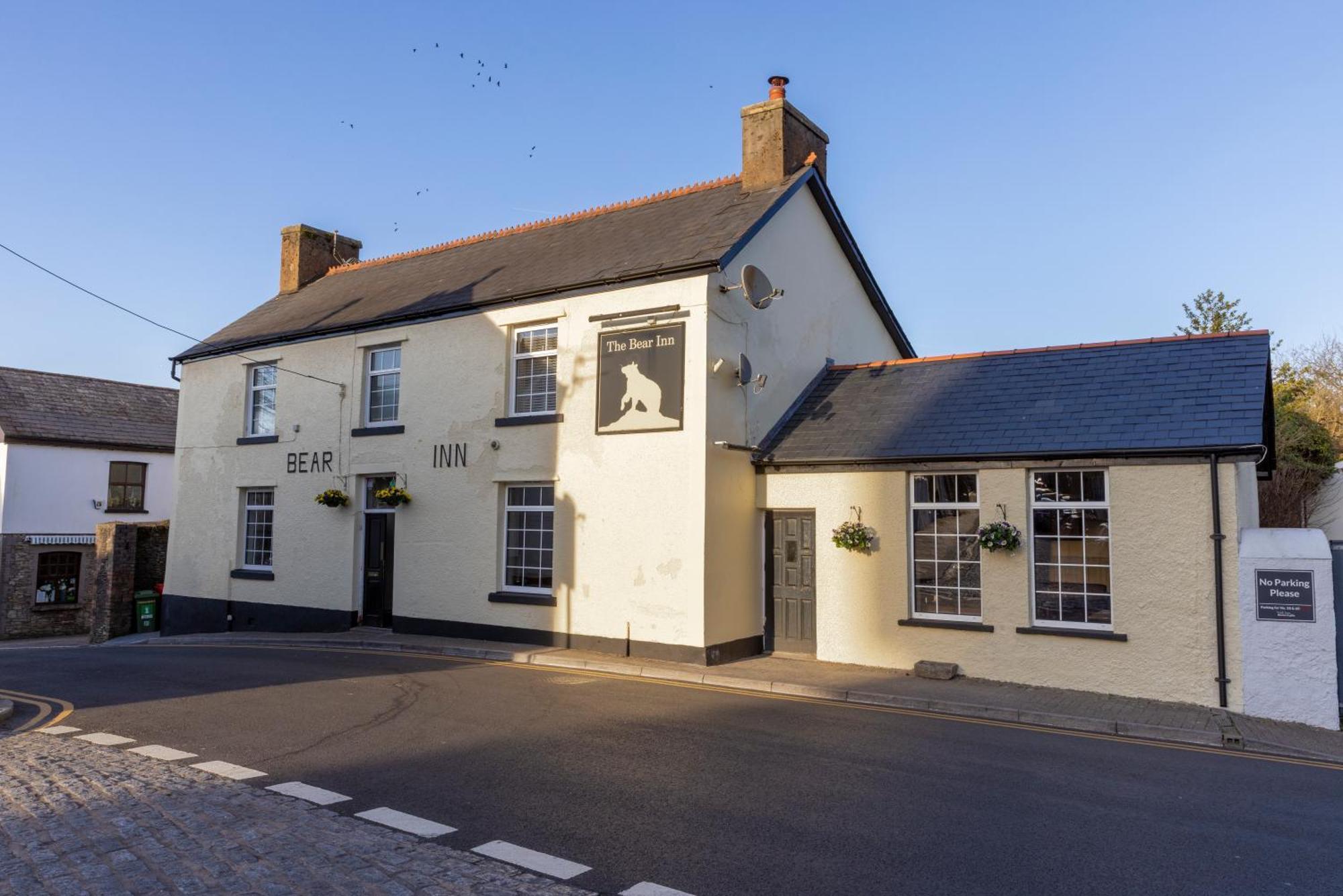 The Bear Inn لانتريسانت المظهر الخارجي الصورة